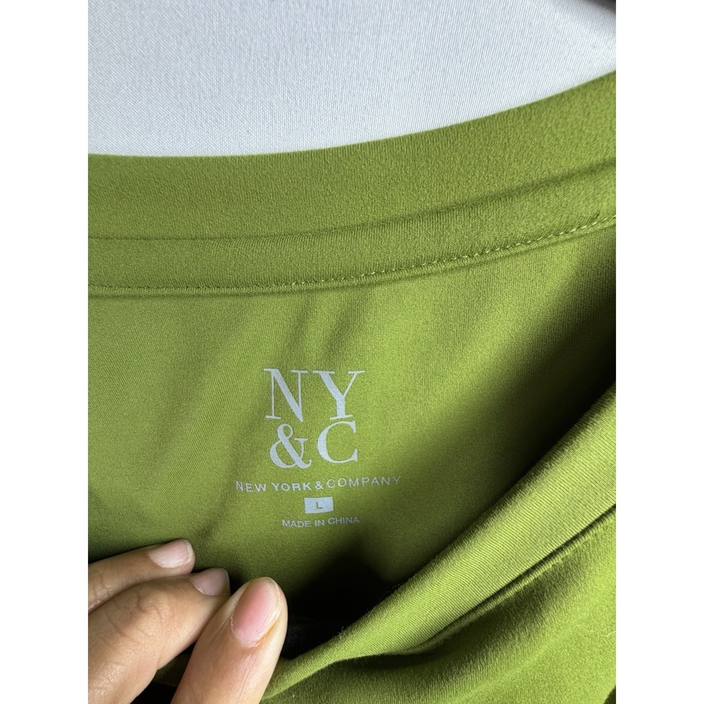 NY&C Green Cold Shoulder Long Sleeve Top Faux Leather Trim Size L Athleisure - Picture 2 of 8